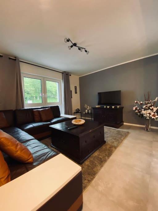 Grosse Moderne Ferienwohnung Auch Als Monteur Unterkunft Nutzbar, In Stolberg - Vicht Luaran gambar