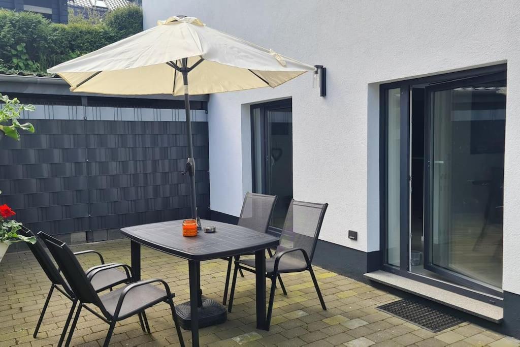 Grosse Moderne Ferienwohnung Auch Als Monteur Unterkunft Nutzbar, In Stolberg - Vicht Luaran gambar
